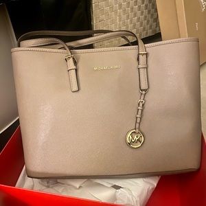 Michael Kors Jet Set Travel tote (Dark Dune)